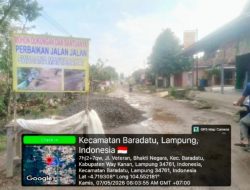 *Tak Kunjung Diperbaiki,Jalan Veteran Kampung Bhakti Negara – Baradatu diperbaiki Warga secara Bergotong