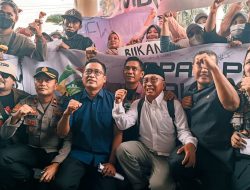 ” Makan Bergizi Gratis ” Ribuan Massa di Jember Gelar Aksi Unjuk Rasa Dukung Program Pemerintah 